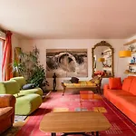 Veeve - A Colourful Patchwork