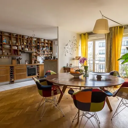 A Colourful Patchwork Appartamento Parigi